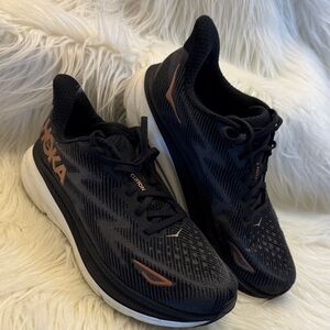 Hola Clifton 9 size 8.5